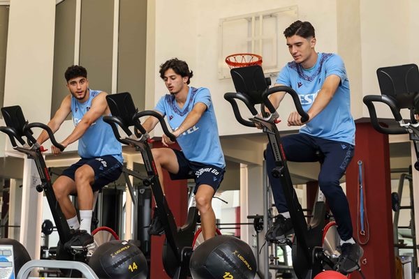 Trabzonspor’da Denswil imza sonrası kampa katıldı. Foto Haber 12