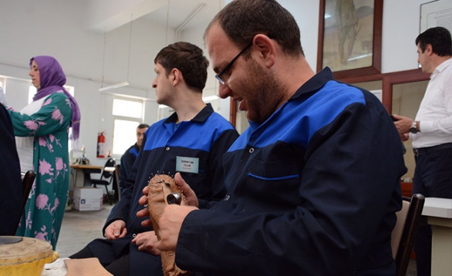 Bu ayakkabılar çok özel, Trabzon'da üretiliyor! Foto Haber 9