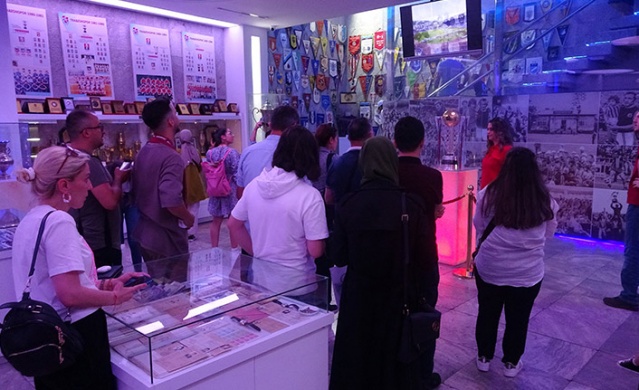 Trabzonspor'un şampiyonluk kupasına ziyaretçi akını! Foto Galeri 3