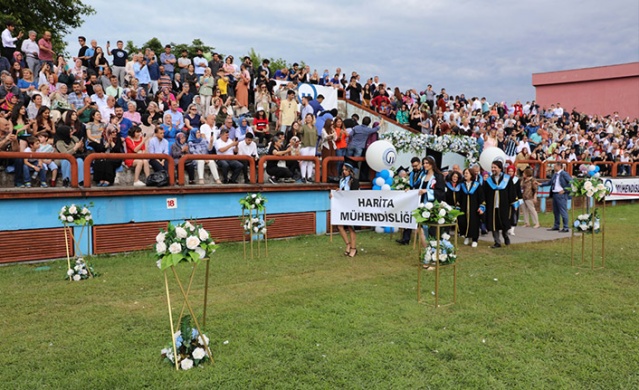 KTÜ Mühendislik Fakültesi'nde Mezuniyet Coşkusu. Foto Haber 11