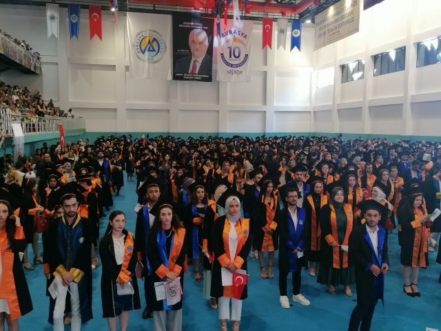 Avrasya Üniversitesi Mezuniyet Töreni'nden kareler 8
