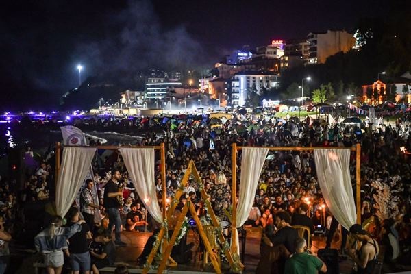 Trabzon eğlenceye doydu. Foto Haber 17