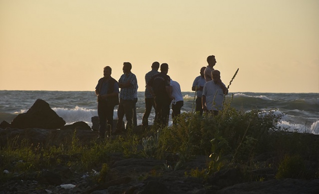 Trabzon'da denizde boğulma tehlikesi geçiren 3 kişiden 2'si kurtarıldı.Foto Haber 11