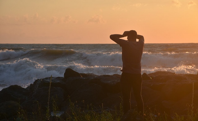 Trabzon'da denizde boğulma tehlikesi geçiren 3 kişiden 2'si kurtarıldı.Foto Haber 5
