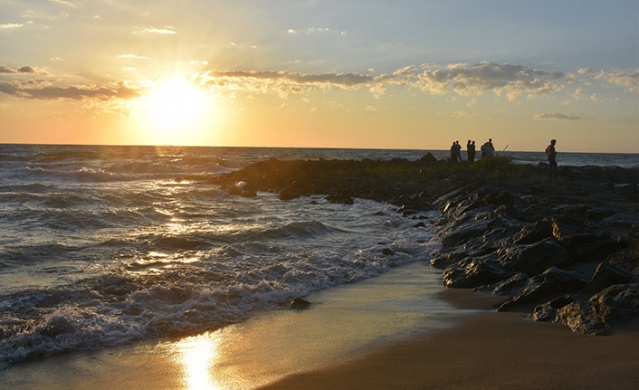 Trabzon'da denizde boğulma tehlikesi geçiren 3 kişiden 2'si kurtarıldı.Foto Haber 7