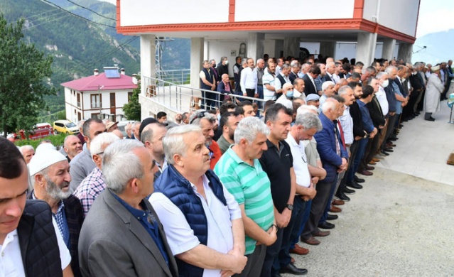 Trabzon Ortahisar Belediye Başkanı Genç'in acı günü! 3