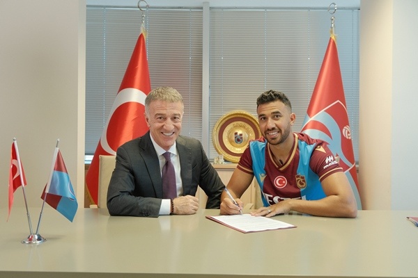 Trabzonspor'da Trezeguet imzayı attı 3