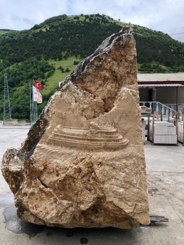 Trabzon'da mermer ustalarından 13 tonluk şampiyonluk anıtı. Foto Haber 4