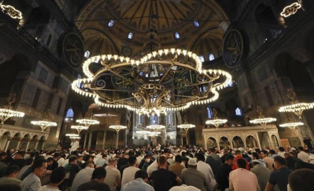 Ayasofya Camii'nde Bayram namazı. Foto Haber 3