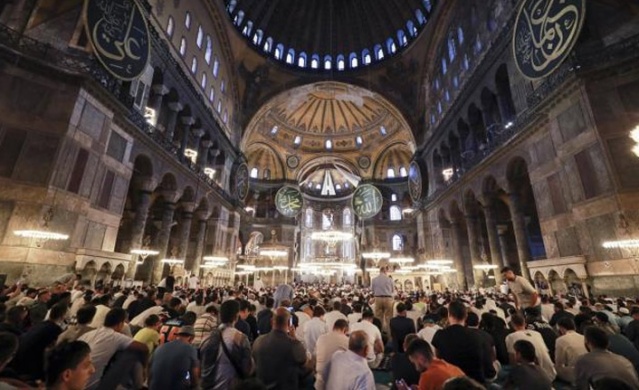 Ayasofya Camii'nde Bayram namazı. Foto Haber 2