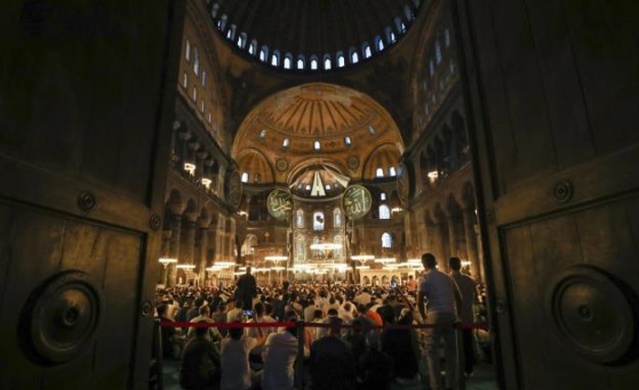 Ayasofya Camii'nde Bayram namazı. Foto Haber 9