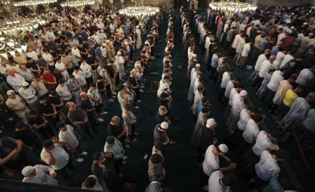 Ayasofya Camii'nde Bayram namazı. Foto Haber 7