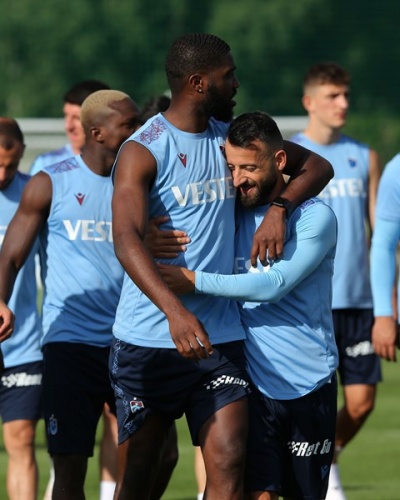 Trabzonspor'da kampın neşesi Siopis 5