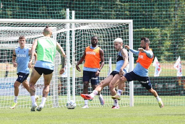 Trabzonspor'da Slovenya'da sabah antremanını sürdürdü.. 12 Temmuz 2022 12