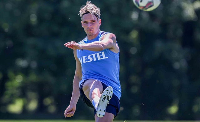 Trabzonspor günü tek antrenmanla tamamladı. Foto Haber 2