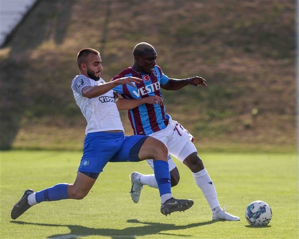 Trabzonspor'un ilk hazırlık maçından kareler. Foto Haber 2