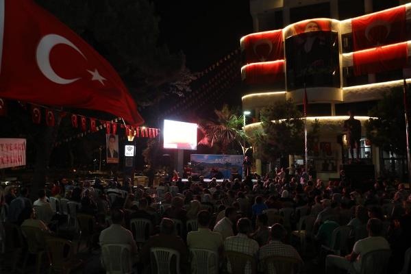 Tüm Türkiye gibi Akçaabat da tek yürek oldu. Foto Haber 2