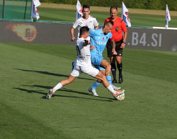 Trabzonspor - Slovacko maçında neler oldu? Foto Haber 33
