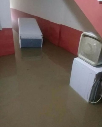 Doğu Karadeniz'i sağanak vurdu! 2 iş yerini ve 10 evi su bastı. Foto Haber 10