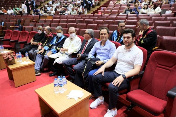 KTÜ Diş Hekimliği Fakültesi'nde Mezuniyet Coşkusu. Foto Haber 28