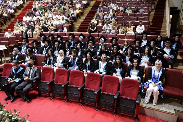 KTÜ Diş Hekimliği Fakültesi'nde Mezuniyet Coşkusu. Foto Haber 3