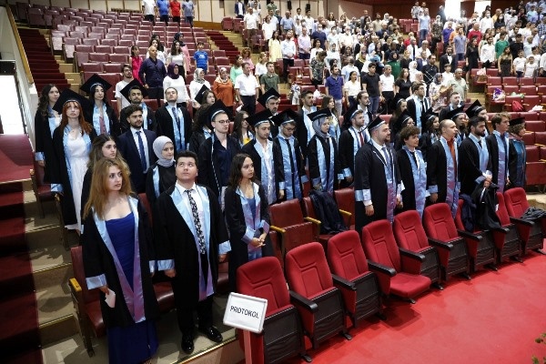 KTÜ Diş Hekimliği Fakültesi'nde Mezuniyet Coşkusu. Foto Haber 29