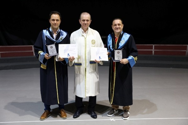 KTÜ Diş Hekimliği Fakültesi'nde Mezuniyet Coşkusu. Foto Haber 19