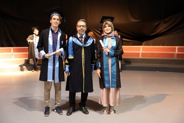 KTÜ Diş Hekimliği Fakültesi'nde Mezuniyet Coşkusu. Foto Haber 20