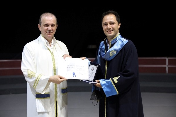 KTÜ Diş Hekimliği Fakültesi'nde Mezuniyet Coşkusu. Foto Haber 13