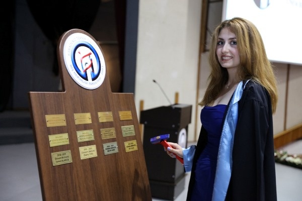 KTÜ Diş Hekimliği Fakültesi'nde Mezuniyet Coşkusu. Foto Haber 23