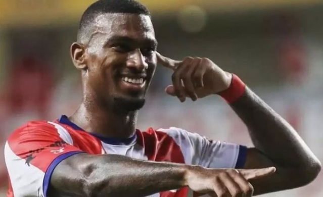 Trabzonspor'un da gündeminde olan Haji Wright’tan 3 yıllık imza 4