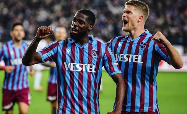 Trabzonspor Djaniny ile sözleşme uzatmak istiyor. Foto Haber 12