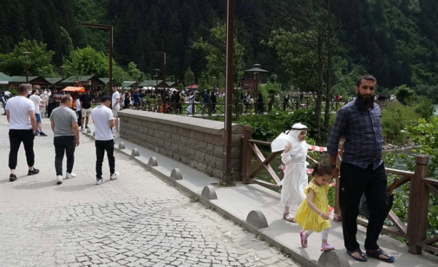 Uzungöl'e turist akını; günlüğü 300 dolara 'bungalov ev' Foto Haber 2