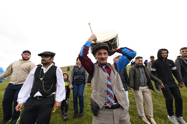 Kadırga Otçu Şenliği renkli görüntülere sahne oldu. Foto Haber 7