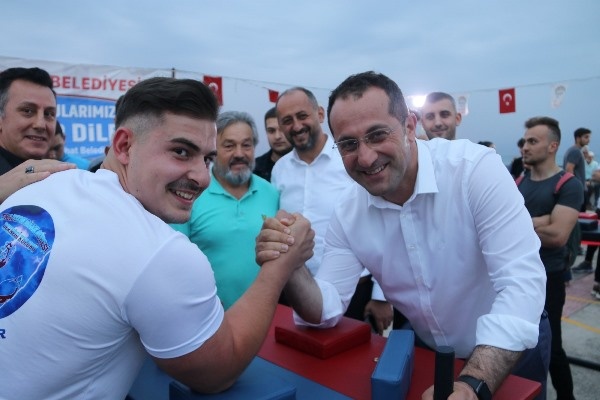 Akçaabat’ta bilek güreşi turnuvası yapıldı. Foto Galeri 7