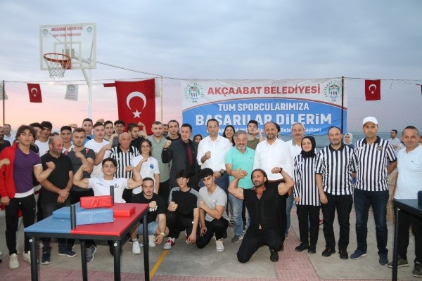 Akçaabat’ta bilek güreşi turnuvası yapıldı. Foto Galeri 8