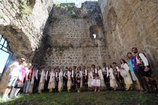 Akçaabat’ta festival kapsamında kültür gezisi yapıldı. Foto Haber 15