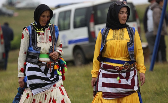 2 asırdır düzenlenen yayla şenliğine Şenol Güneş de katıldı 3