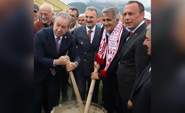 2 asırdır düzenlenen yayla şenliğine Şenol Güneş de katıldı 6