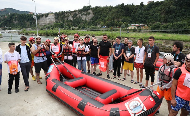 Rize'de ülkeler arası rafting yarışması yapıldı. Foto Haber 10
