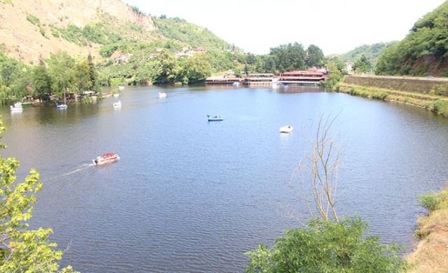 Sera Gölü, Arap turistlerin yeni gözdesi. Foto Haber 4