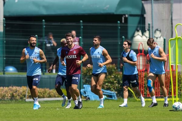 Trabzonspor Süper Kupa Finali'nde karşılaşacağı Sivasspor müsabakasına hazırlanıyor 14