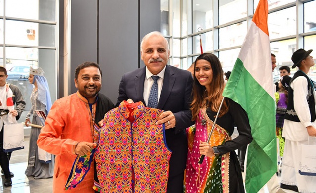 Uluslararası horon festivali coşkulu başladı. 28 Temmuz 2022 14