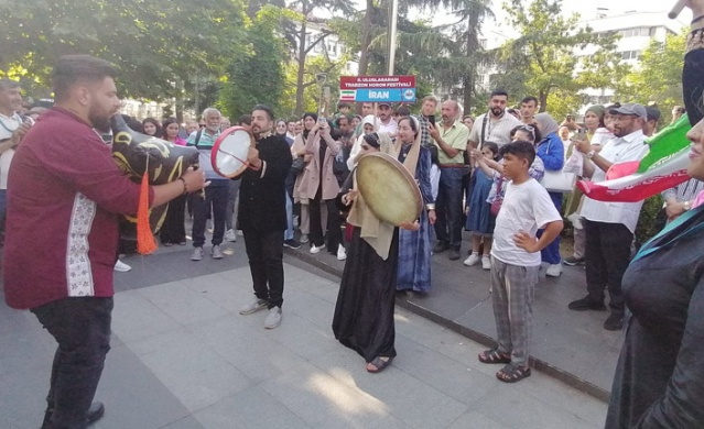 Trabzon'da horon festivali renkli görüntülerle başladı. 15 Eylül 2022 3