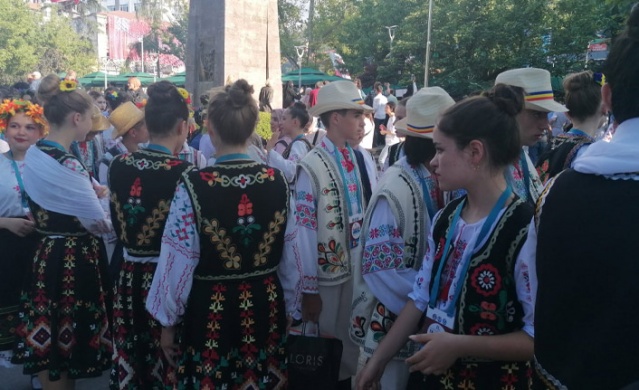 Trabzon'da horon festivali renkli görüntülerle başladı. 15 Eylül 2022 8