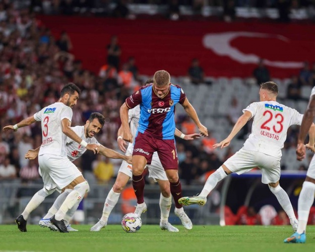 Trabzonspor - Sivasspor maçından kareler. Foto Haber 39