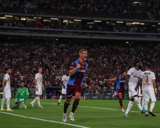 Trabzonspor - Sivasspor maçından kareler. Foto Haber 33