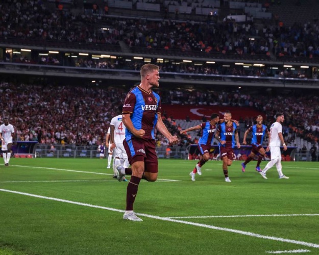 Trabzonspor - Sivasspor maçından kareler. Foto Haber 26