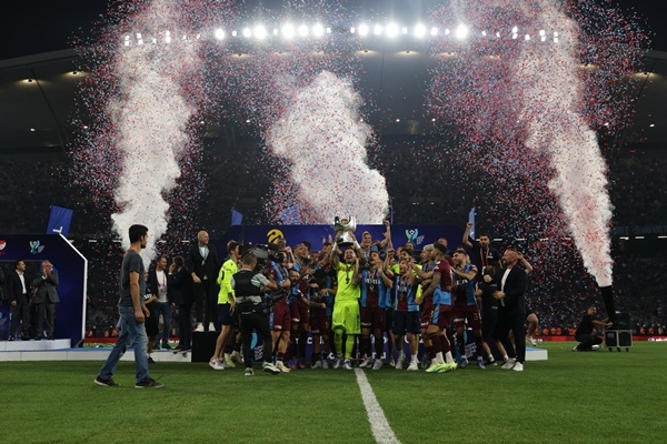 Trabzonspor - Sivasspor maçından kareler. Foto Haber 2