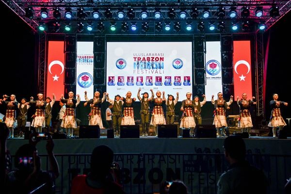 Trabzon'da Horon Festivali sona erdi. Foto Galeri 2